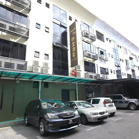 Oyo 90136 Jumbo Inn Kuching Kültér fotó