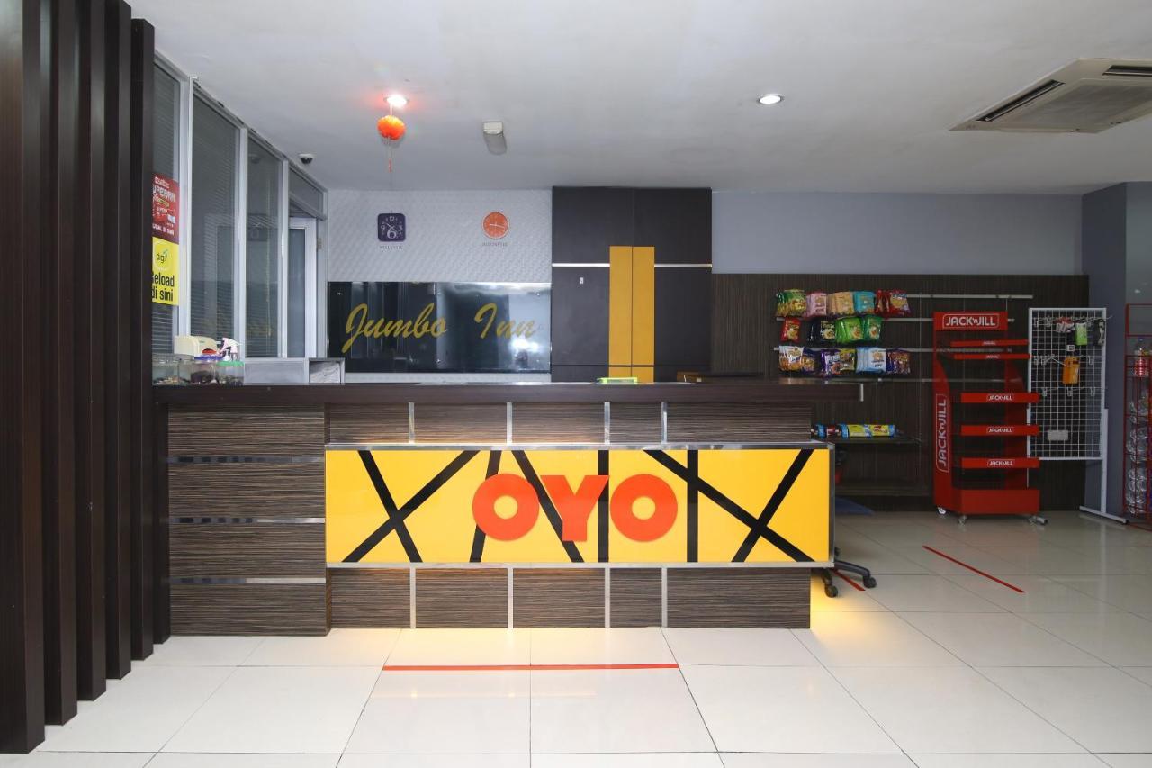 Oyo 90136 Jumbo Inn Kuching Kültér fotó