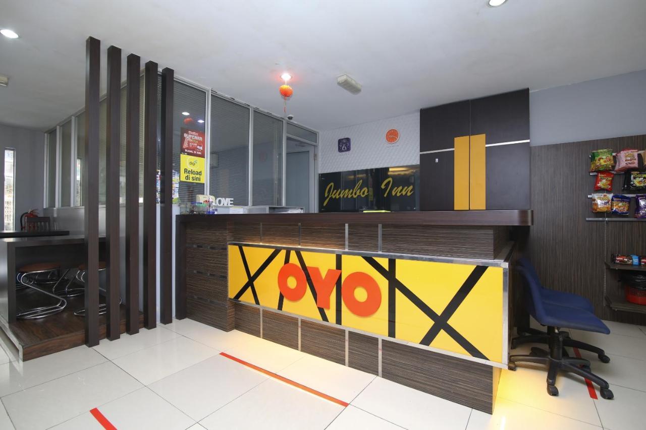 Oyo 90136 Jumbo Inn Kuching Kültér fotó