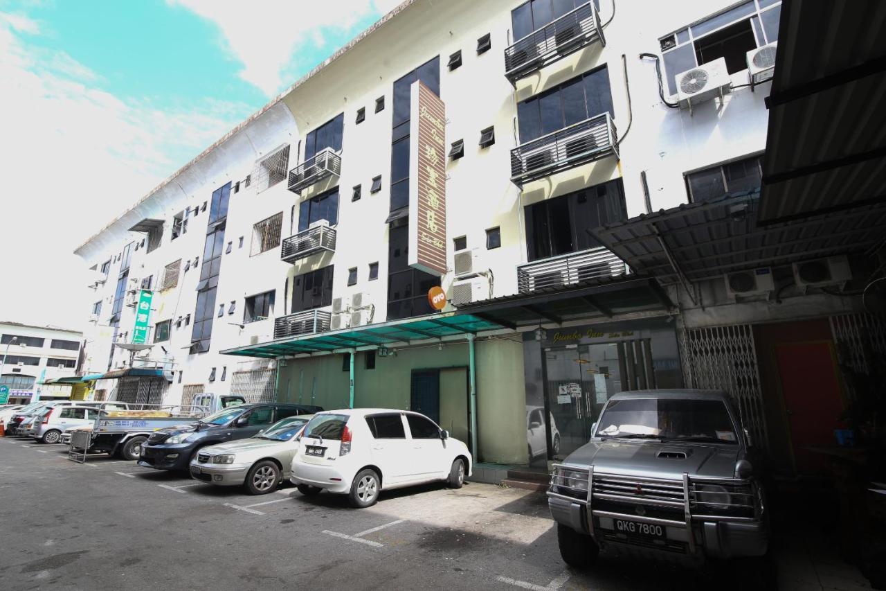 Oyo 90136 Jumbo Inn Kuching Kültér fotó