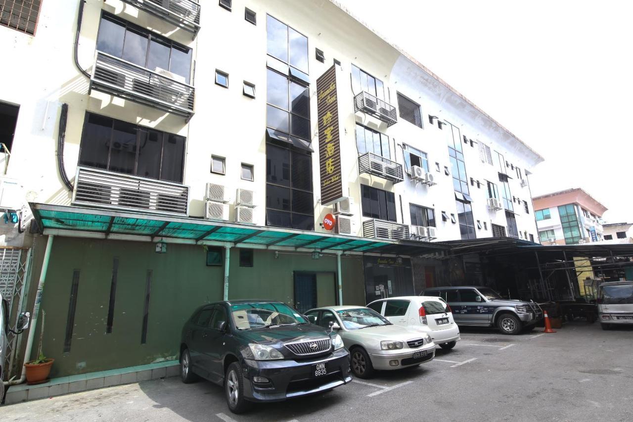 Oyo 90136 Jumbo Inn Kuching Kültér fotó